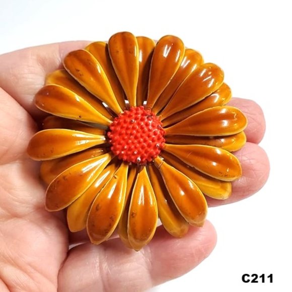 vintage wooden flower brooch 1950s style